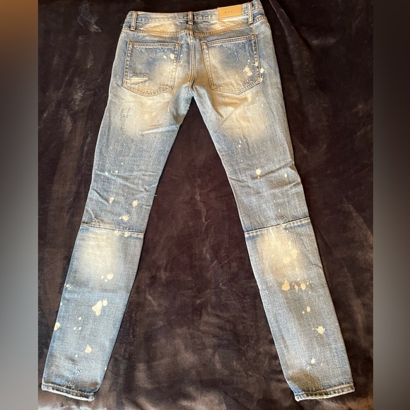 MNML Distressed Jeans - Picture 1 of 5